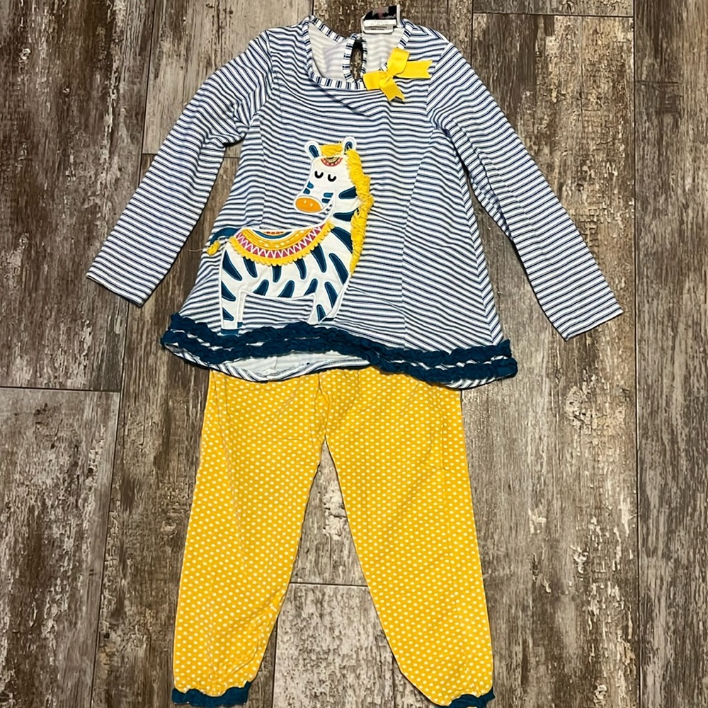 Boutique giraffe outfit size 5